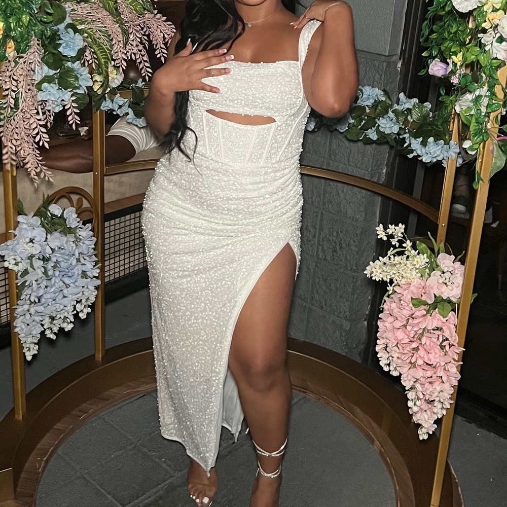Elegant dress for weddings, birthdays, parties etc.